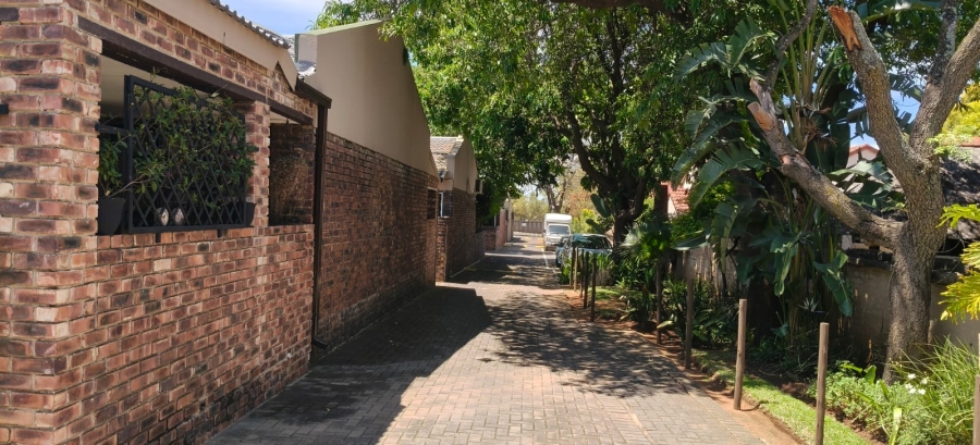 2 Bedroom Property for Sale in Geelhoutpark North West